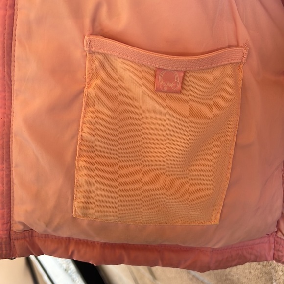 AMERICAN EAGLE OUTFITTERS PUFFER VEST - Picture 6 of 8